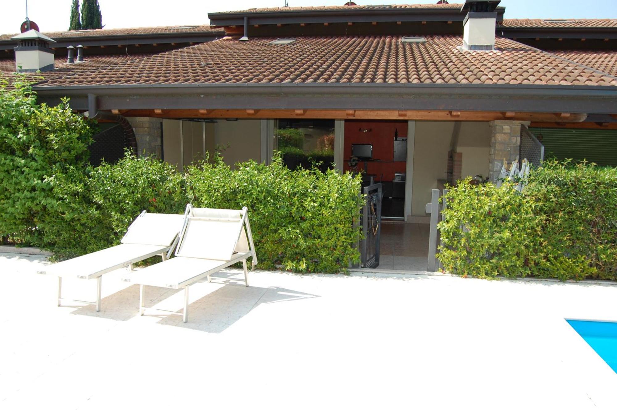 Casa Vacanze "Il Porticciolo" มาแนร์บา เดล การ์ดา ภายนอก รูปภาพ